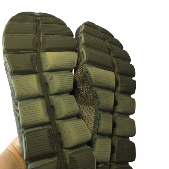 ON CLOUD Running Shoe - Picture 10 of 11